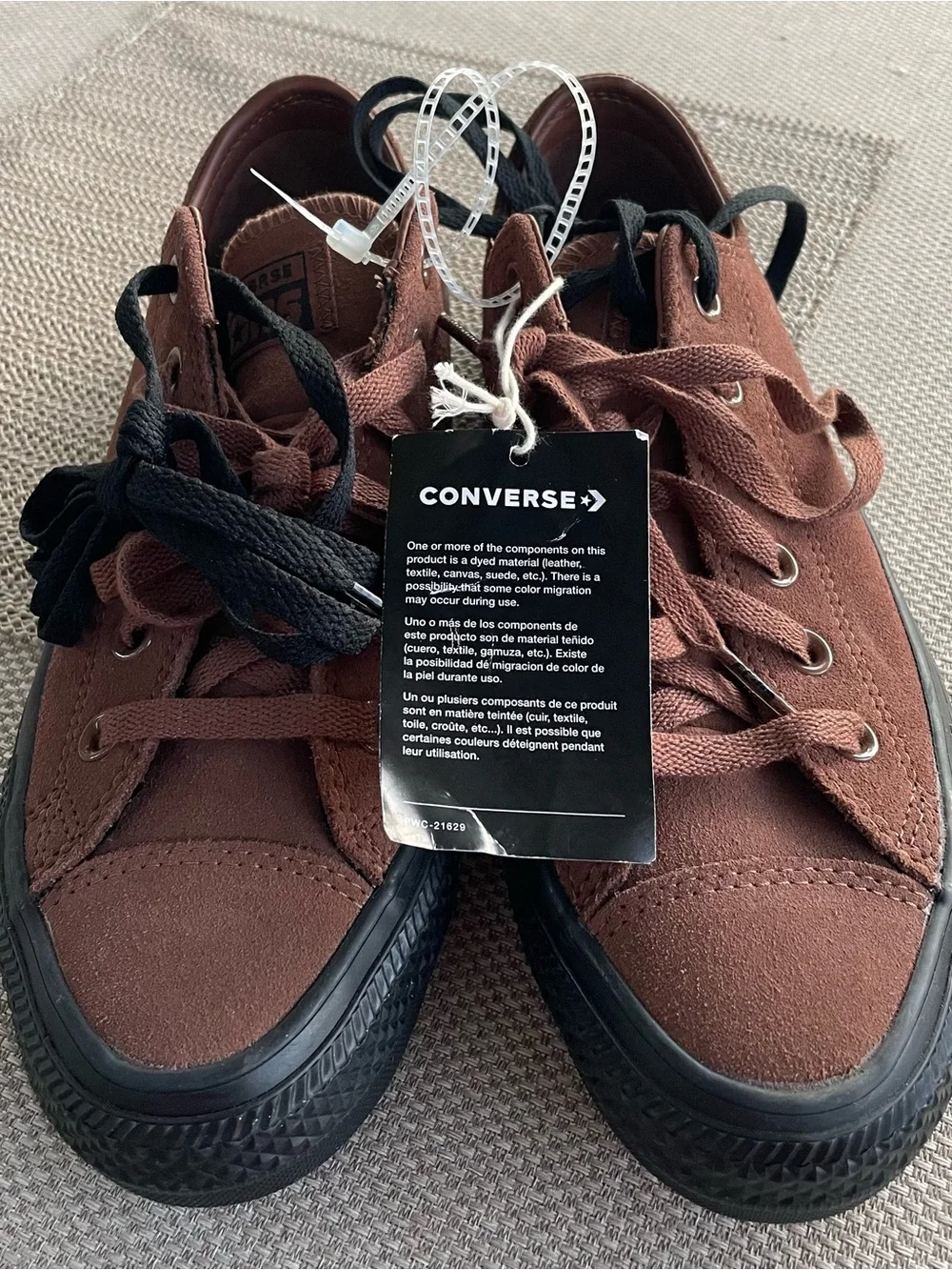 Converse Cons  A13402C Low Skate Shoe Suede Bear Nap/Blk/Gum Mens size 7
